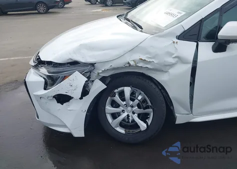 2020 Toyota Corolla Le z USA, uszkodzony, nr VIN 5YFEPRAE7LP113275